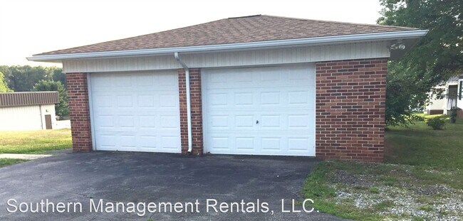 Foto del edificio - 3 br, 1 bath House - 86 N. Main St.