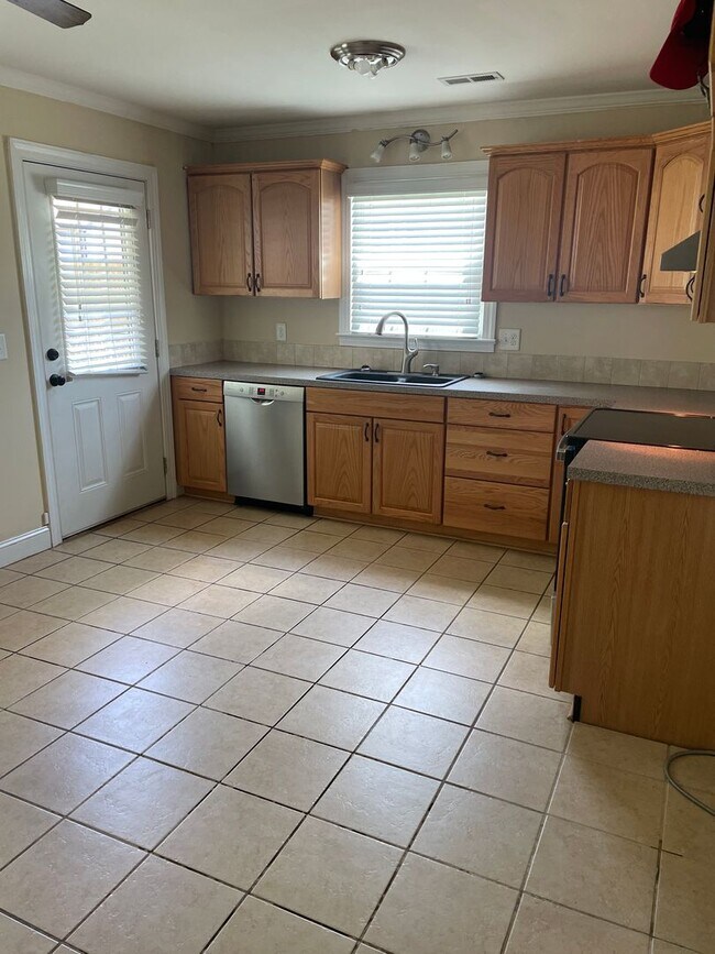 Building Photo - 5913 Millstone Ln