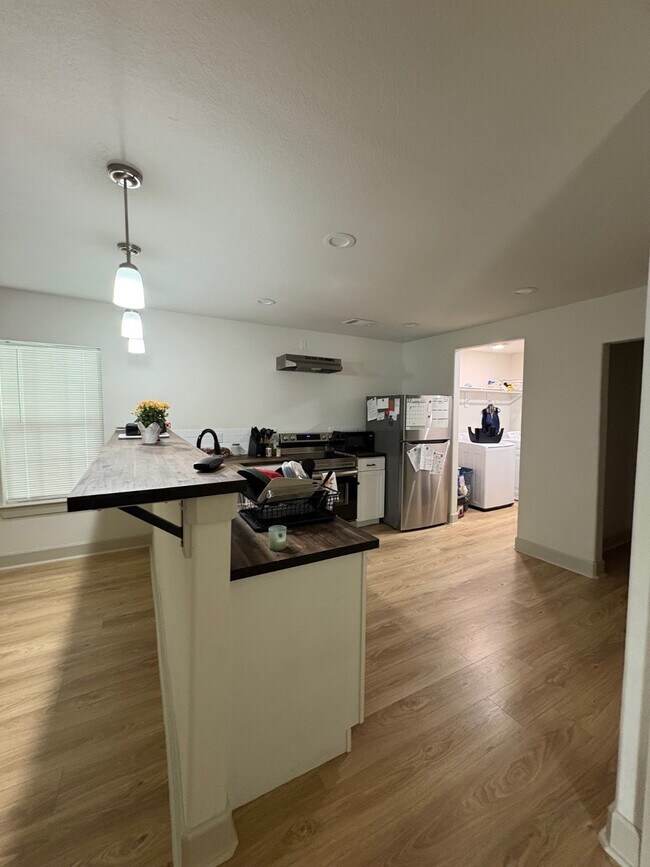 Building Photo - 2919 Rosedale St