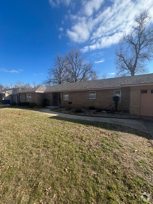 Apartments near Riverwalk Centre in Moore, OK Page 13