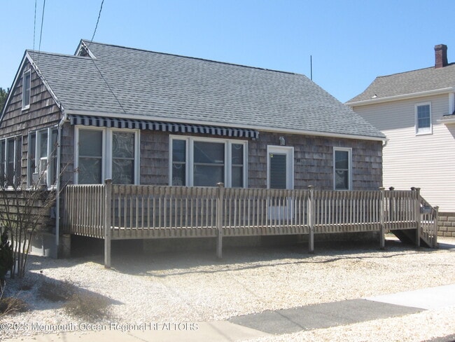 Building Photo - 35 4th Ave