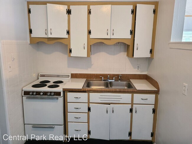 Building Photo - 1 br, 1 bath House - 3334 Clark Road