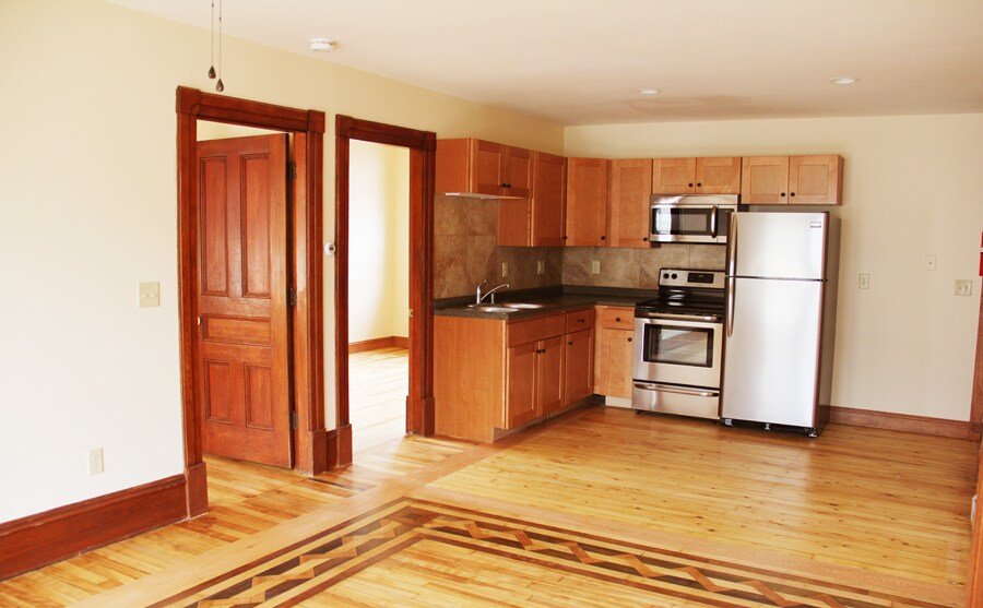 46 N Champlain St, Burlington, VT 05401 Rentals in Burlington at 46 N