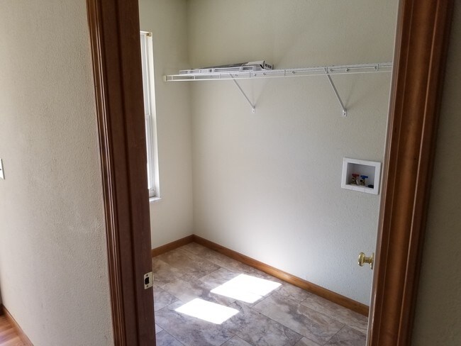 Foto del edificio - 1015 Notting Hill Ct