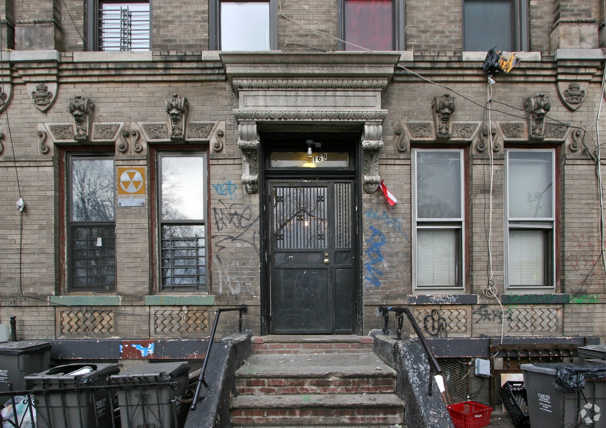 Building Photo - 169 Starr St