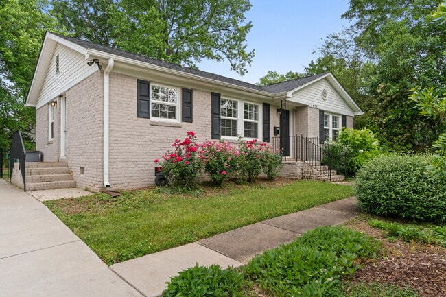 Building Photo - 1825 Windham Pl