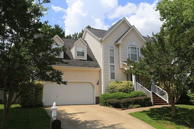 Building Photo - Beautifully Updated Home in Desirable Scho...