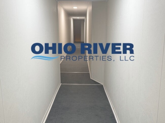 Building Photo - 108 S 4th St