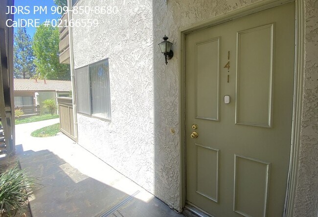 Foto del edificio - Price Lowered! Diamond Bar 2 Bedroom Condo
