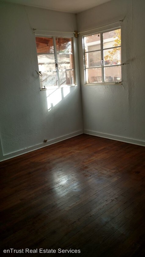 Building Photo - 314 Cornell Dr SE