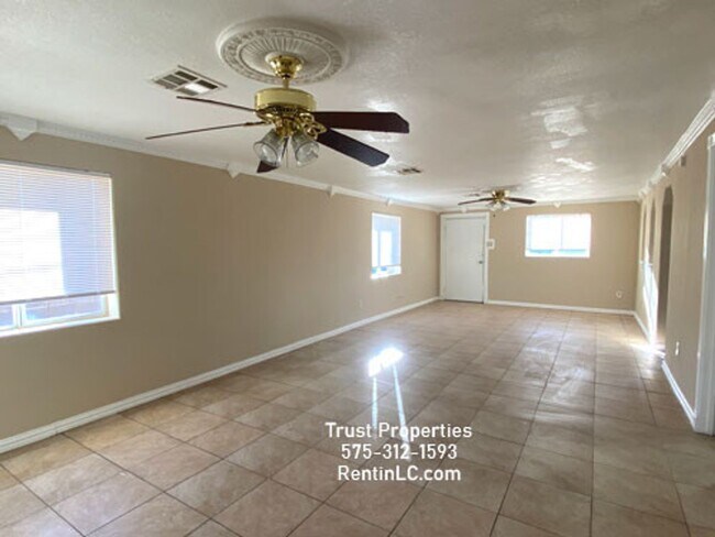 Foto del edificio - Great 4/2, all tile, close to Shops. Pets ...