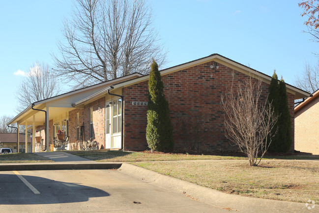 Building Photo - Spring Meadows