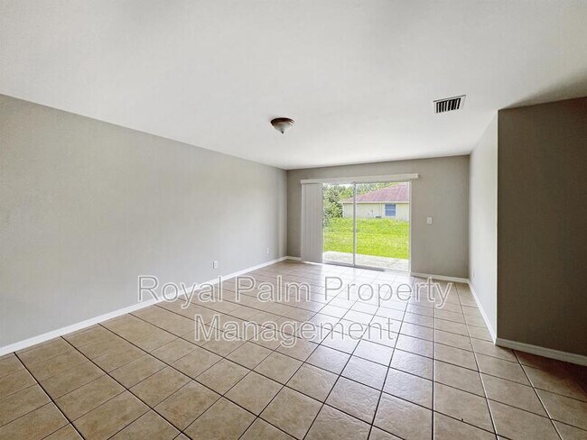 Foto del edificio - 4825 Golfview Blvd