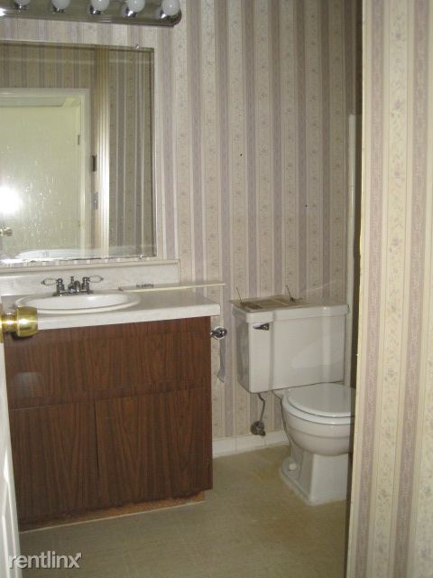 Foto del edificio - 1856 Colonial Village Way