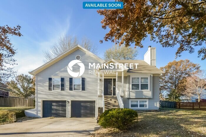 Foto principal - 3 Bedroom Pet-Friendly Home in Blue Spring...