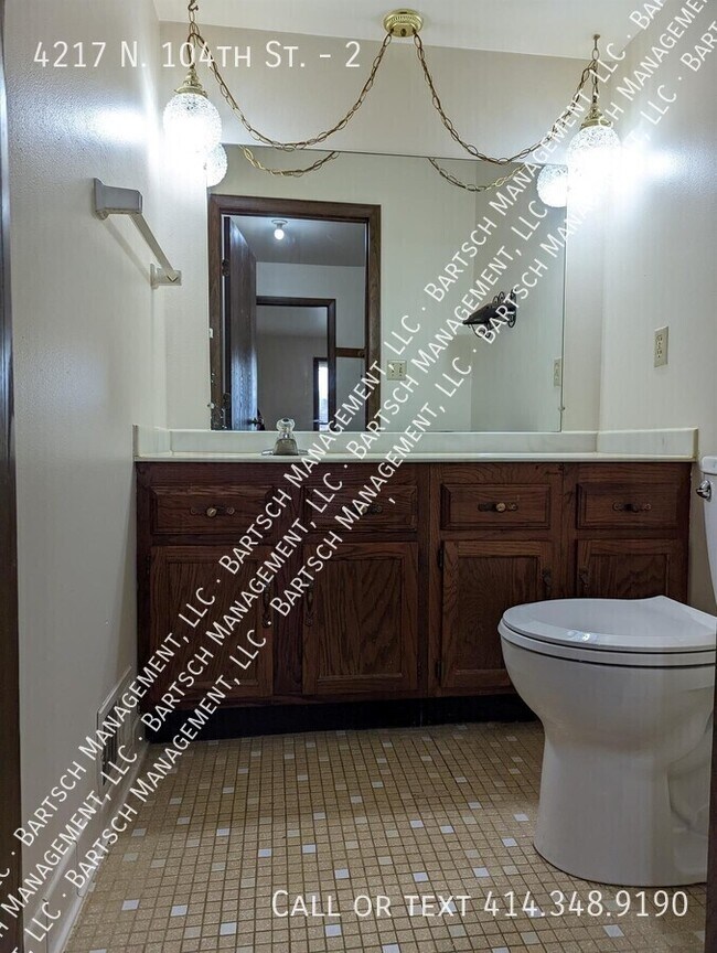 Foto del edificio - 4217 N 104th St