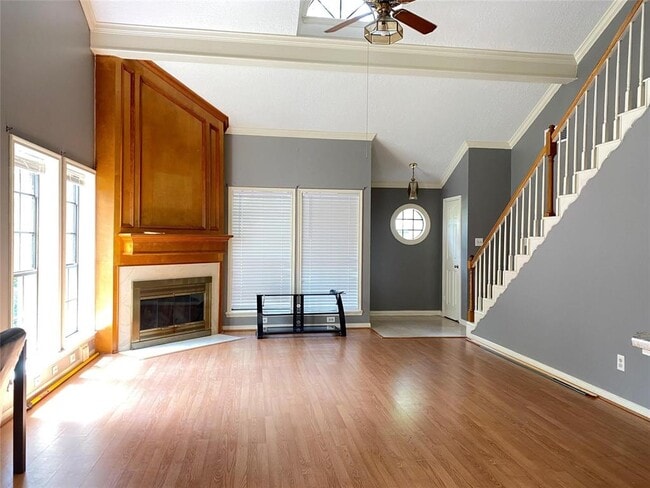 Building Photo - 16427 Dunmoor Dr