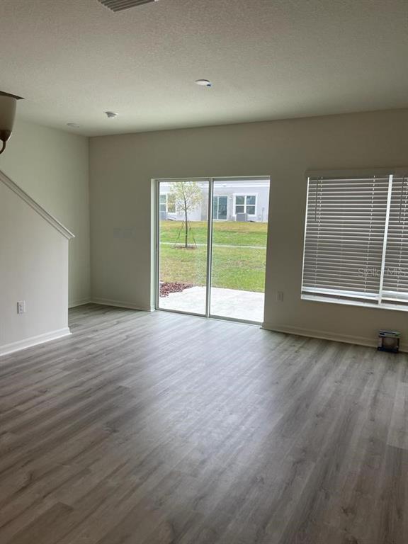 Building Photo - 662 Stoney Pointe Cir