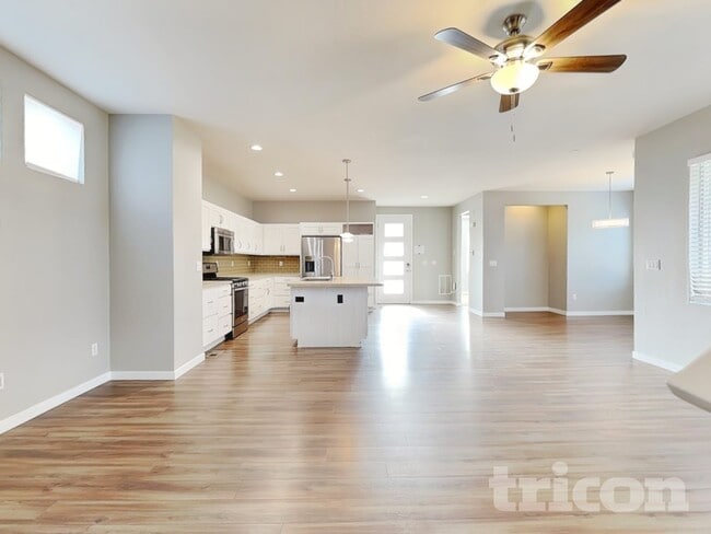 Building Photo - 10239 Southlawn Cir