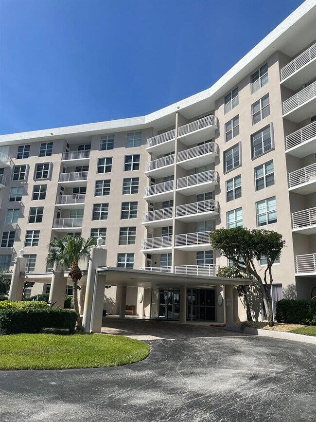 Building Photo - 2851 S Ocean Blvd