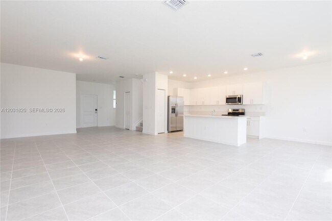 Foto del edificio - 2636 SE 8th Ct