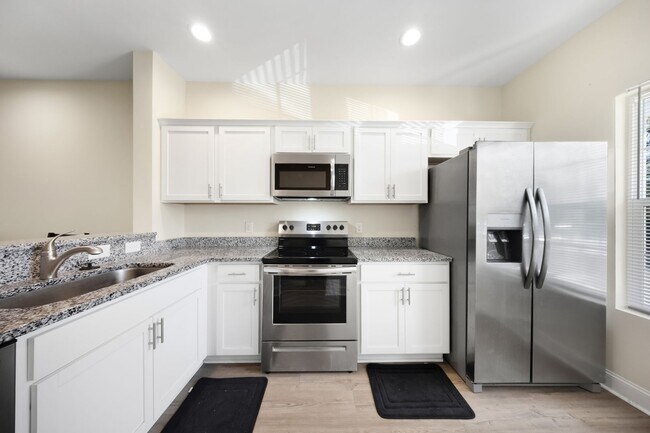 Foto del edificio - Move-In Ready 2BR Townhome in Beaufort – Don’t Miss This!
