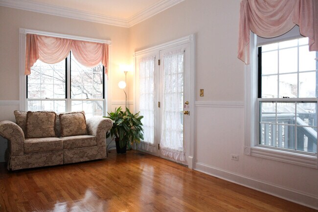 Foto del edificio - 648 W Parkside Dr