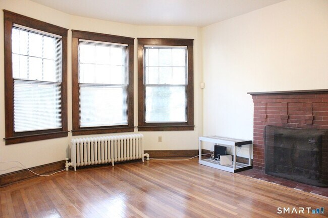 Foto del edificio - 16 Woodland St
