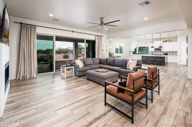 Foto del edificio - 15223 E Lone Mountain Rd