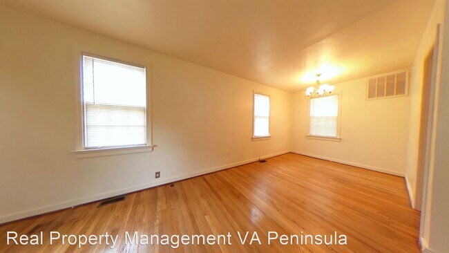 Building Photo - 3 br, 2 bath House - 1155 Duncan Dr.