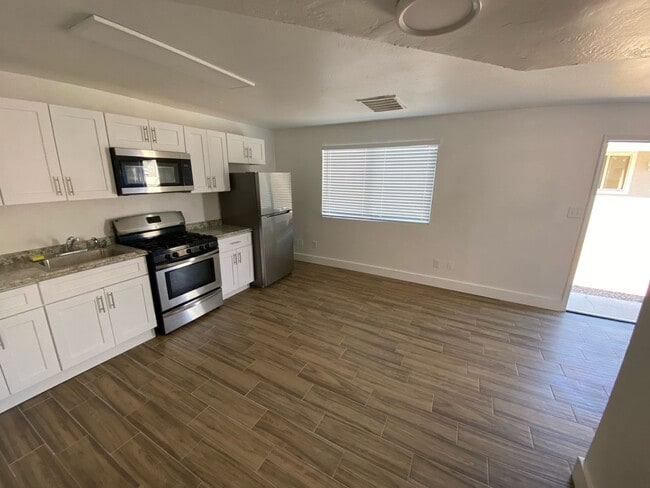 2173 - 2173 Apartment