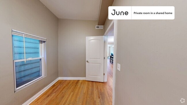 Building Photo - Private bedroom in 3 bed/1 bath Home