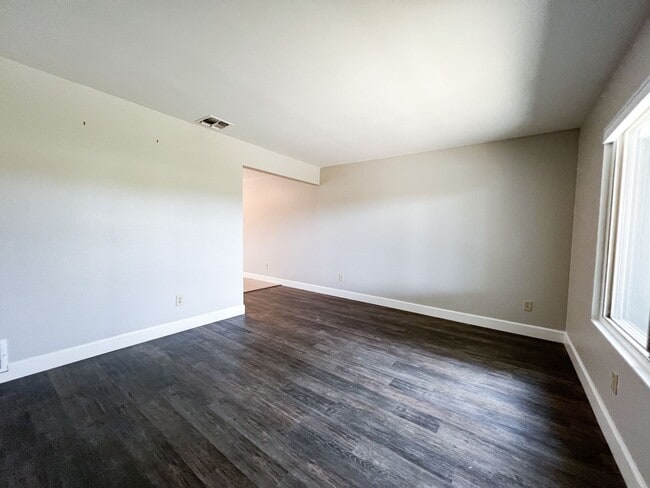 Building Photo - Riverfront Condo! 2 Bedroom, 1½ Bath