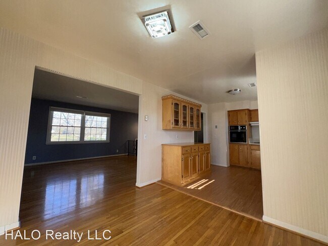 Foto del edificio - 3 br, 2 bath House - 122 Chippendale Dr