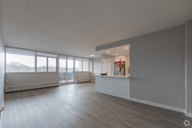 1BR, 1BA - 800SF - Living Room - Cloisters of the Don