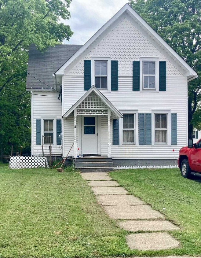 21 Washington Ave, Millbrook, NY 12545 Room for Rent in Millbrook, NY