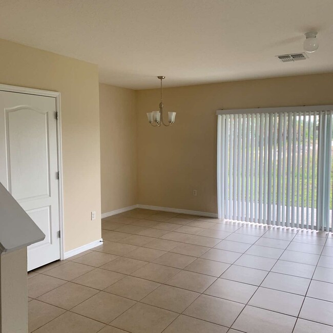 Building Photo - 276 Arbor Lakes Dr