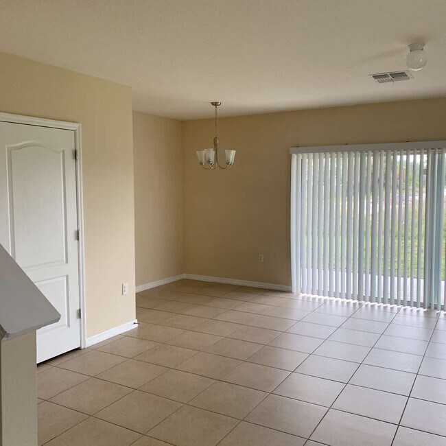 Foto del edificio - 276 Arbor Lakes Dr