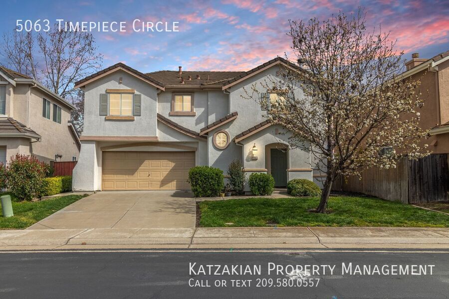 Foto principal - 2-Story 3-Bedroom 2.5 Bath Gated Brookside...