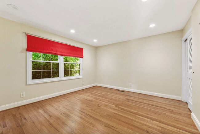 Building Photo - 5260 Mount Vernon Pky