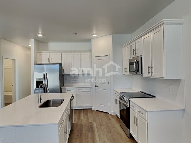 Building Photo - 7352 S Avenida Obelo