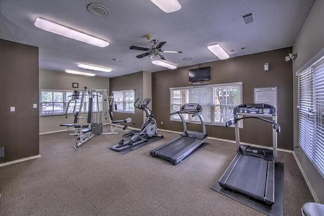 Foto del edificio - 6306 N MacArthur Blvd