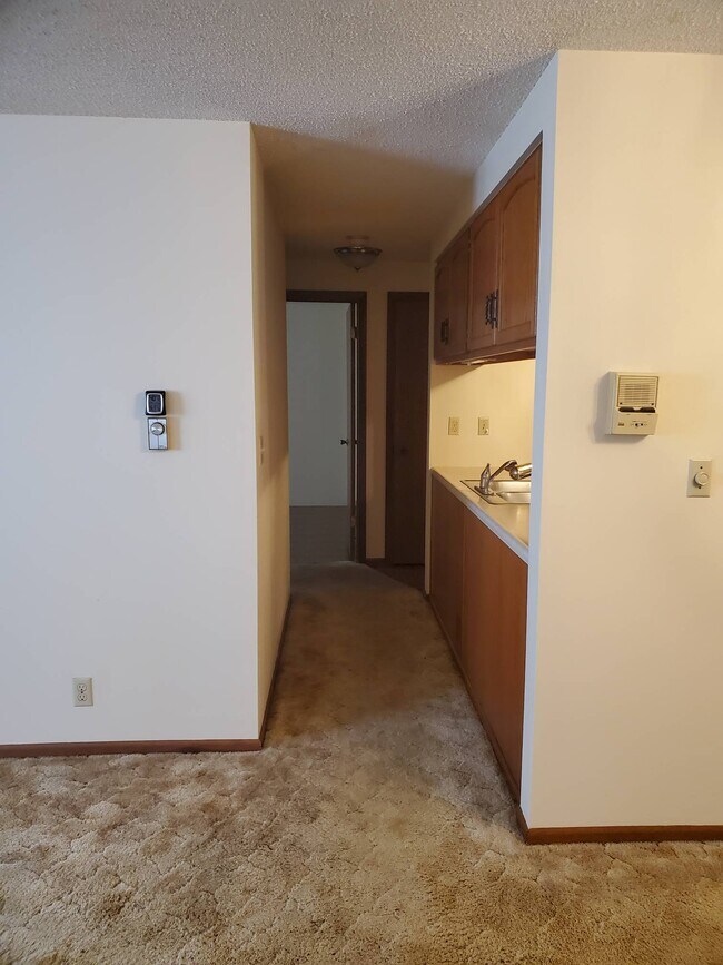 Foto del edificio - 817 Cheshire Ct