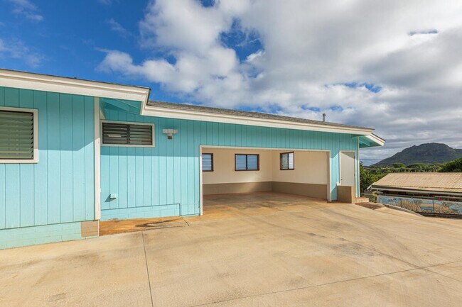 Foto del edificio - Unfurnished 2 bedroom, 1 bath home in quiet Lihue neighborhood, with views!