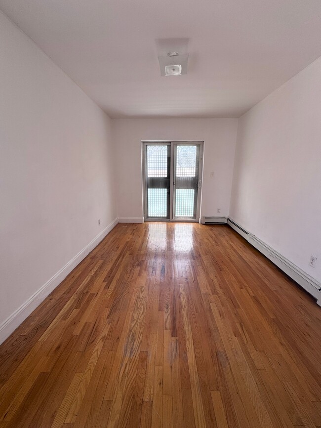 Building Photo - 72-38 Calamus Ave