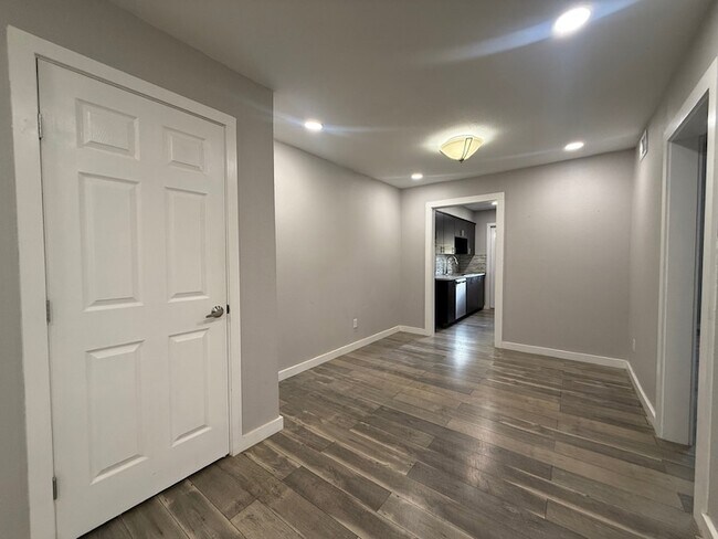 Foto del edificio - 8299 Kingsbrook Rd