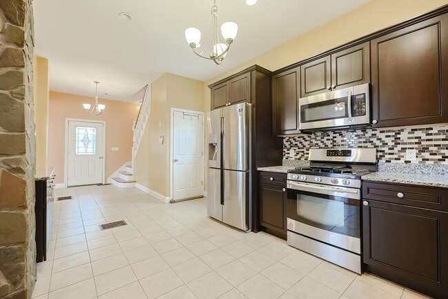 Building Photo - 8 Tacoma St