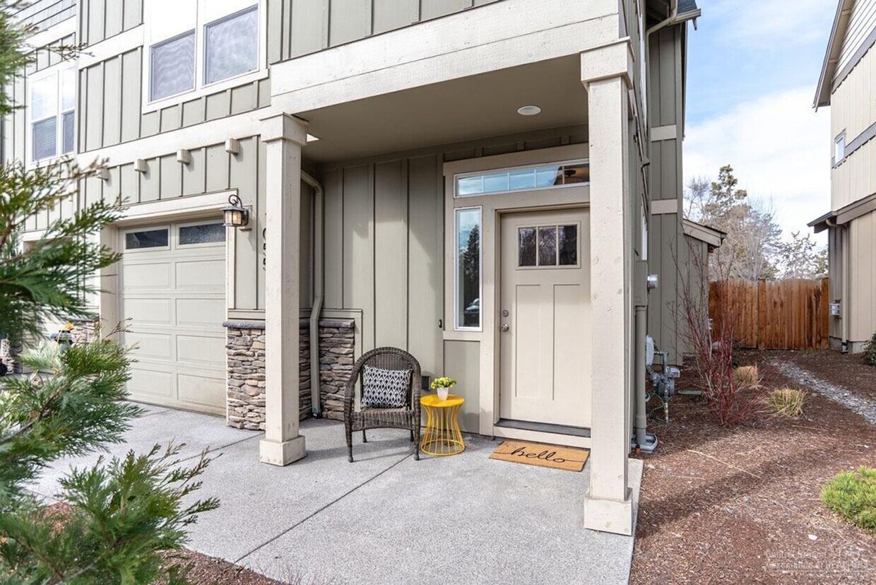 Foto principal - Townhome 4 blocks from the Old Mill