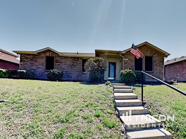 Building Photo - 2641 Bandera Pl