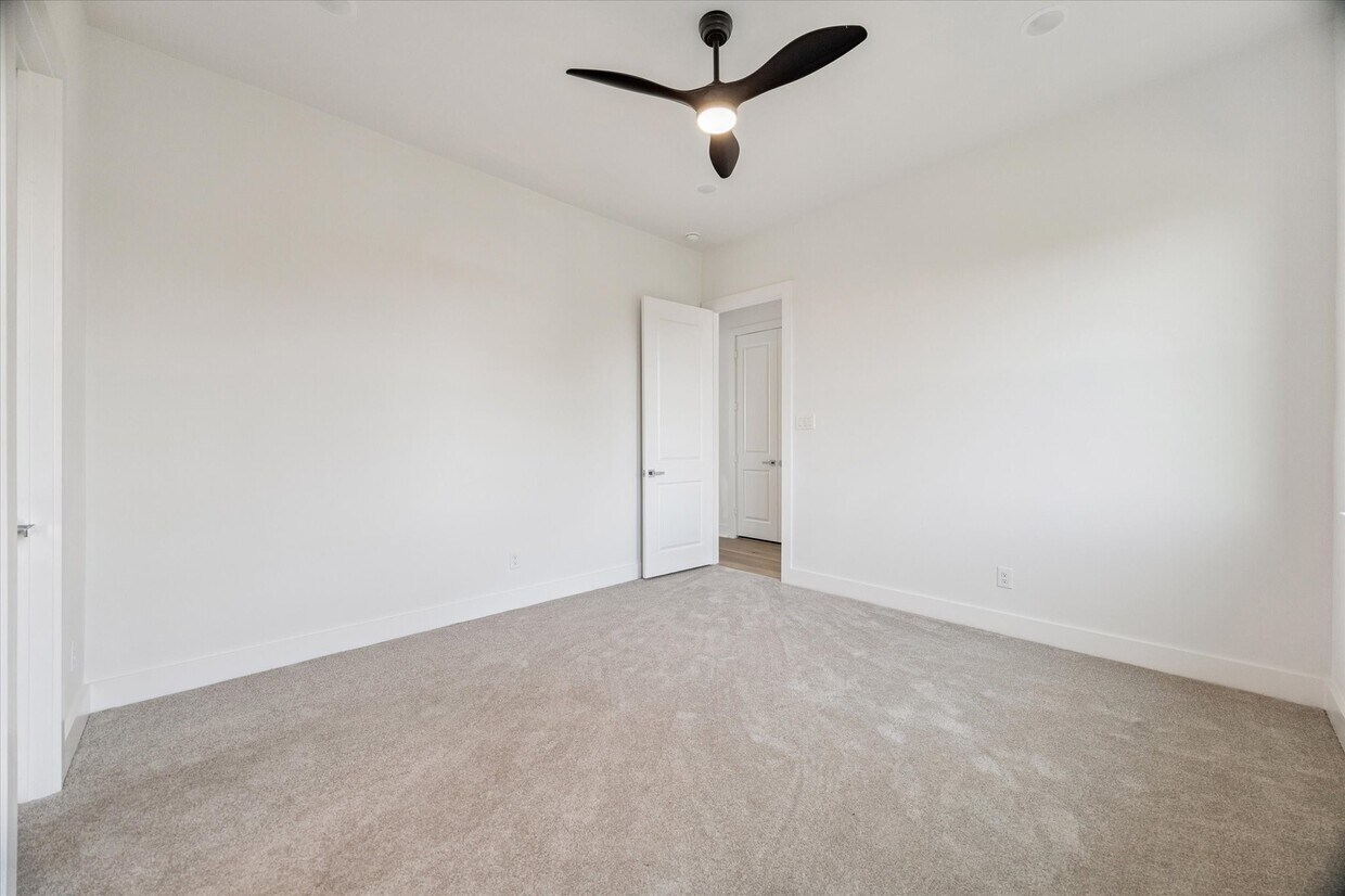 Foto principal - 2122 Oatfield Dr